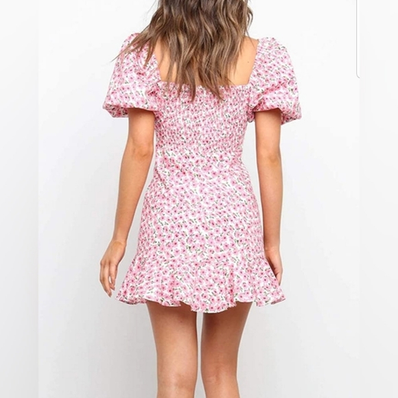 Ditsy Floral Square Neck Puff Sleeve Straight Short Sleeve Midi Dress
